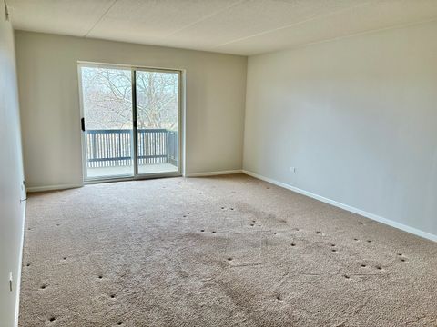 Tiny photo for 505 Redondo Drive #407, Downers Grove, IL 60516 (MLS # 12600527)