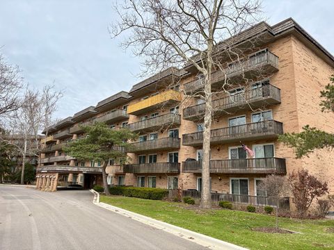 Photo of 505 Redondo Drive #407, Downers Grove, IL 60516 (MLS # 12600527)