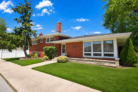 Tiny photo for 10158 S Talman Avenue, Chicago, IL 60655 (MLS # 12794708)