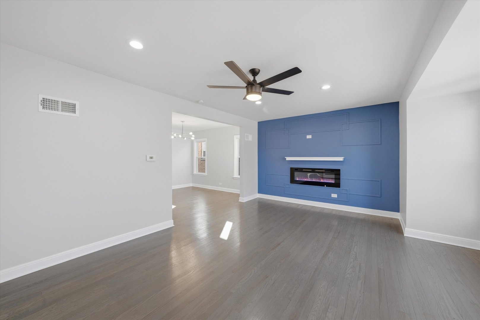 9527 S Woodlawn Avenue