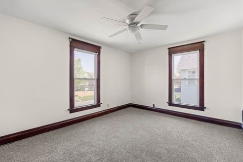 Tiny photo for 813 W Locust Street, Davenport, IA 52804 (MLS # 12624607)