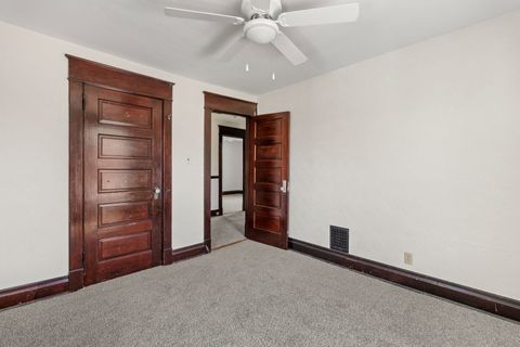 Tiny photo for 813 W Locust Street, Davenport, IA 52804 (MLS # 12624607)