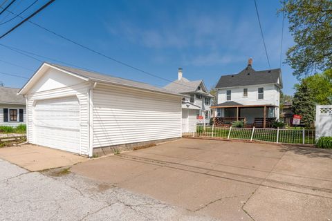 Tiny photo for 813 W Locust Street, Davenport, IA 52804 (MLS # 12624607)