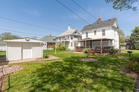 Tiny photo for 813 W Locust Street, Davenport, IA 52804 (MLS # 12624607)