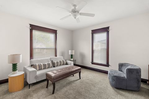 Tiny photo for 813 W Locust Street, Davenport, IA 52804 (MLS # 12624607)