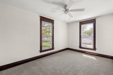 Tiny photo for 813 W Locust Street, Davenport, IA 52804 (MLS # 12624607)