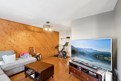 Tiny photo for 2311 Carriage Lane, Lindenhurst, IL 60046 (MLS # 12543291)