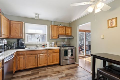 Tiny photo for 2311 Carriage Lane, Lindenhurst, IL 60046 (MLS # 12543291)