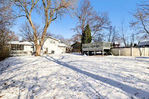 Tiny photo for 2311 Carriage Lane, Lindenhurst, IL 60046 (MLS # 12543291)