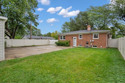 Tiny photo for 1402 S Robert Drive, Mount Prospect, IL 60056 (MLS # 12755729)
