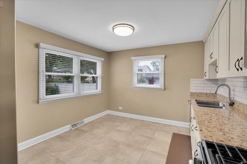 Tiny photo for 1402 S Robert Drive, Mount Prospect, IL 60056 (MLS # 12755729)