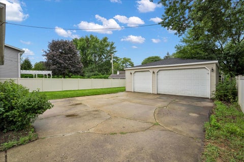 Tiny photo for 1402 S Robert Drive, Mount Prospect, IL 60056 (MLS # 12755729)