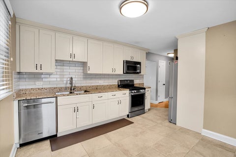Tiny photo for 1402 S Robert Drive, Mount Prospect, IL 60056 (MLS # 12755729)