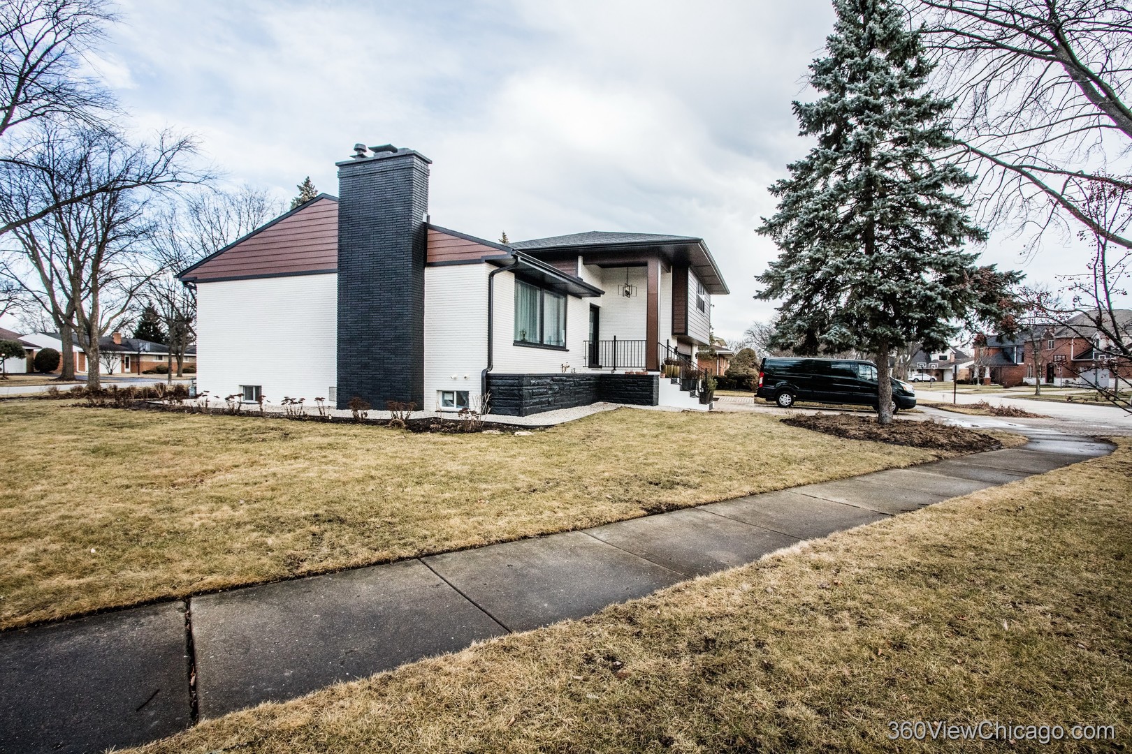 108 E Edgemont Lane