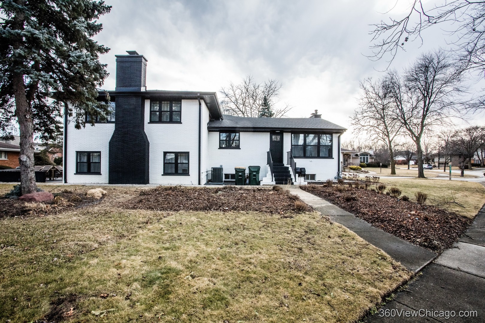 108 E Edgemont Lane