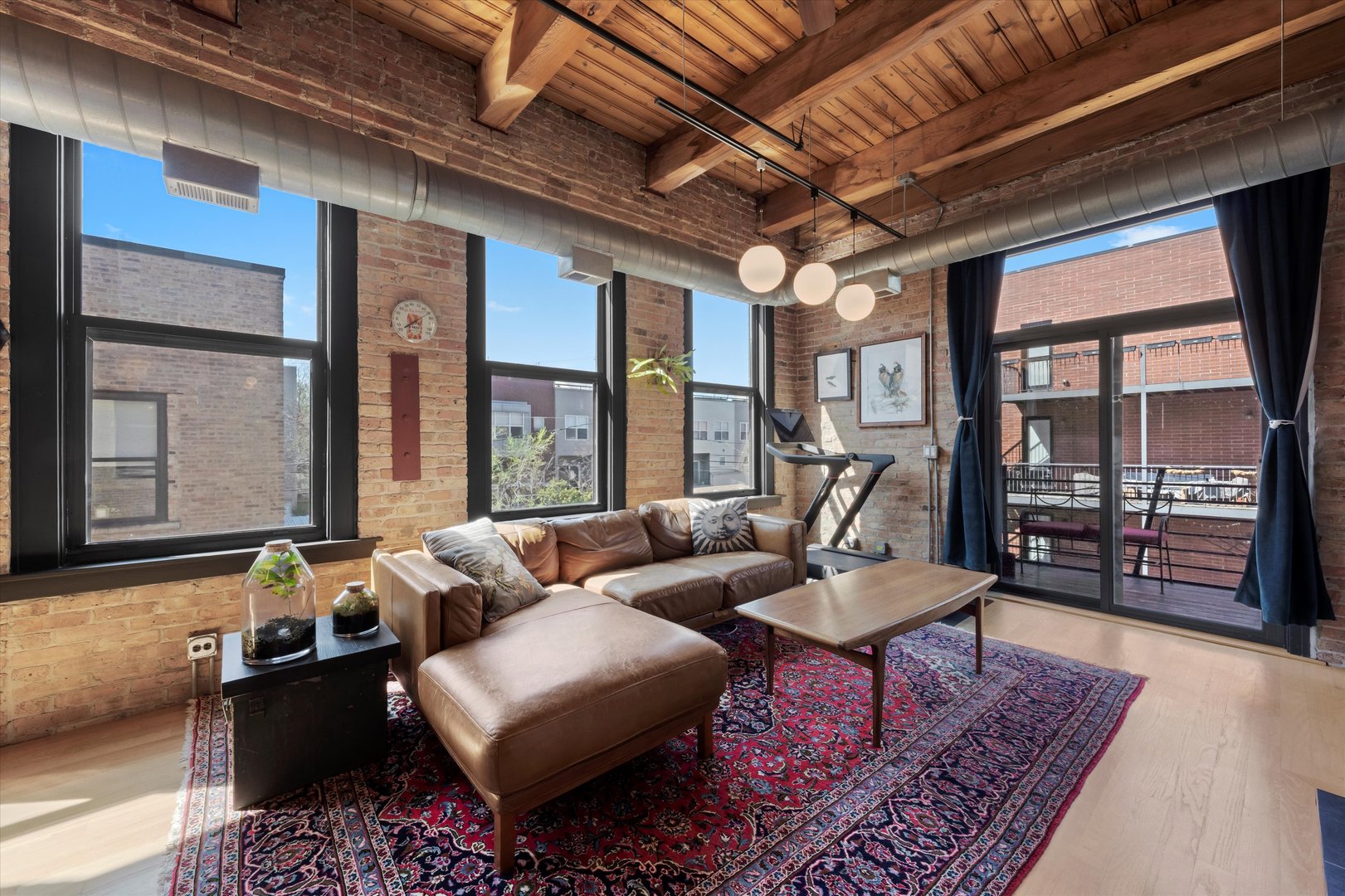 2511 W Moffat Street 205