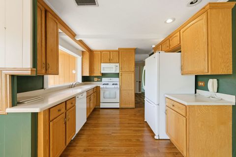 Tiny photo for 8623 W Algoma Road, Palos Park, IL 60464 (MLS # 12629958)