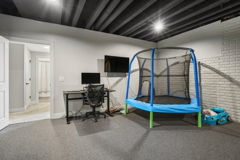 Tiny photo for 4915 Lakeside Drive, Bettendorf, IA 52722 (MLS # 12675755)