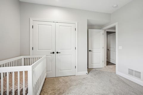 Tiny photo for 4915 Lakeside Drive, Bettendorf, IA 52722 (MLS # 12675755)