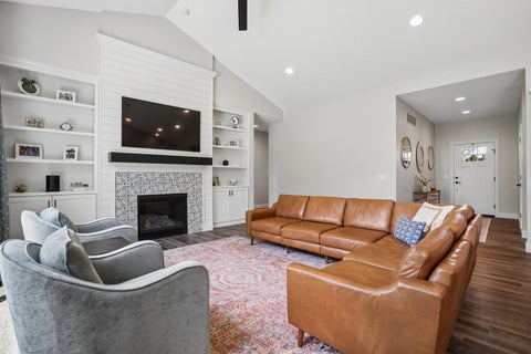 Tiny photo for 4915 Lakeside Drive, Bettendorf, IA 52722 (MLS # 12675755)