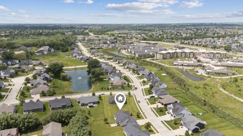 Tiny photo for 4915 Lakeside Drive, Bettendorf, IA 52722 (MLS # 12675755)