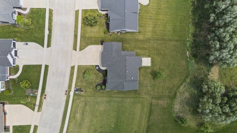 Tiny photo for 4915 Lakeside Drive, Bettendorf, IA 52722 (MLS # 12675755)