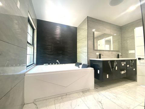 Tiny photo for 860 Green Bay Road, Highland Park, IL 60035 (MLS # 12475977)