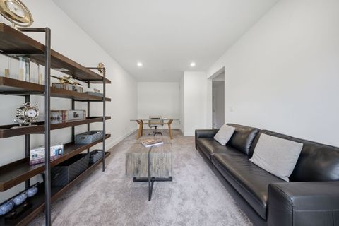 Tiny photo for 214 W Sigwalt Street, Arlington Heights, IL 60005 (MLS # 12682101)