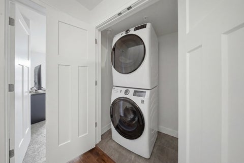 Tiny photo for 214 W Sigwalt Street, Arlington Heights, IL 60005 (MLS # 12682101)