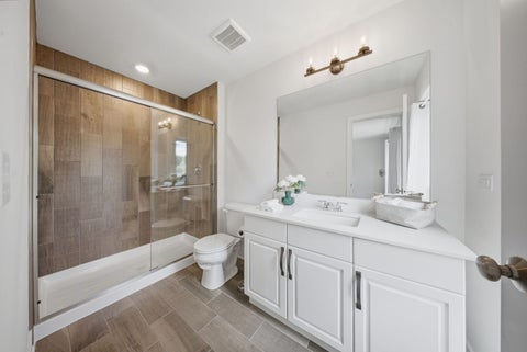 Tiny photo for 214 W Sigwalt Street, Arlington Heights, IL 60005 (MLS # 12682101)