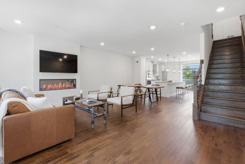 Tiny photo for 214 W Sigwalt Street, Arlington Heights, IL 60005 (MLS # 12682101)