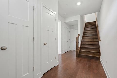 Tiny photo for 214 W Sigwalt Street, Arlington Heights, IL 60005 (MLS # 12682101)