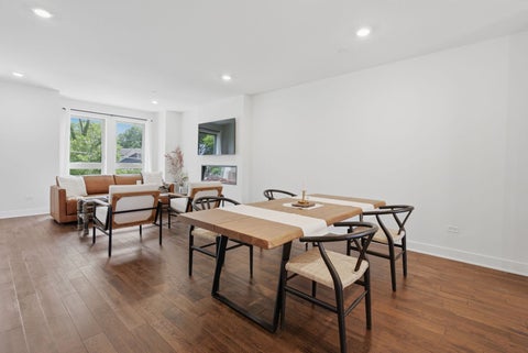 Tiny photo for 214 W Sigwalt Street, Arlington Heights, IL 60005 (MLS # 12682101)