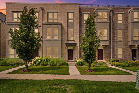 Photo of 214 W Sigwalt Street, Arlington Heights, IL 60005 (MLS # 12682101)