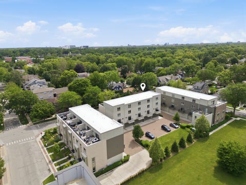 Tiny photo for 214 W Sigwalt Street, Arlington Heights, IL 60005 (MLS # 12682101)