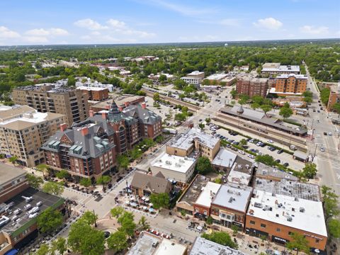 Tiny photo for 214 W Sigwalt Street, Arlington Heights, IL 60005 (MLS # 12682101)