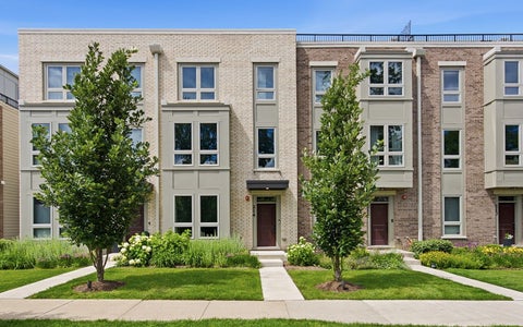 Tiny photo for 214 W Sigwalt Street, Arlington Heights, IL 60005 (MLS # 12682101)