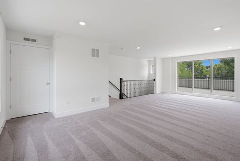 Tiny photo for 214 W Sigwalt Street, Arlington Heights, IL 60005 (MLS # 12682101)