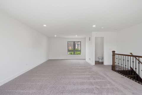 Tiny photo for 214 W Sigwalt Street, Arlington Heights, IL 60005 (MLS # 12682101)