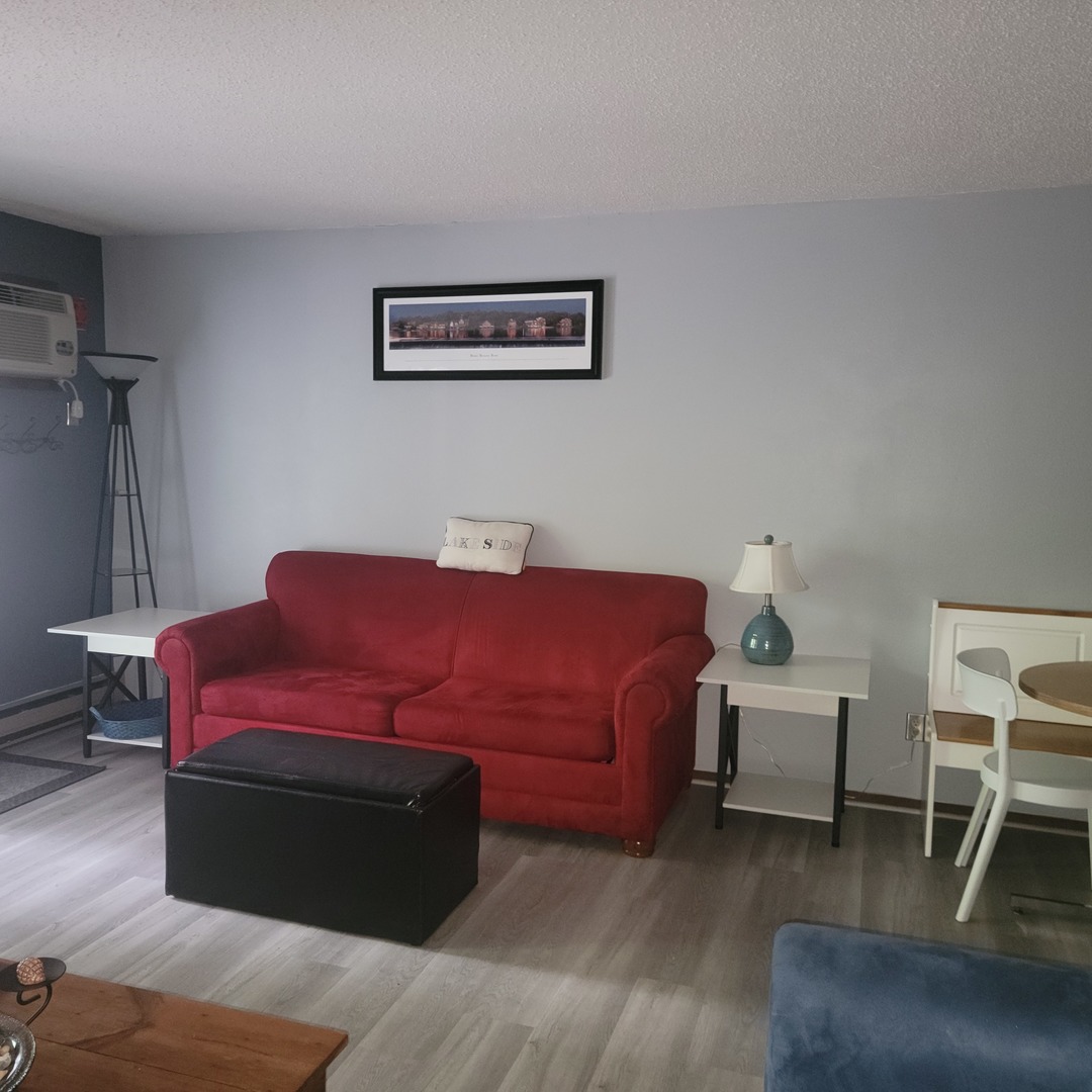 1093 Canyon Road 303