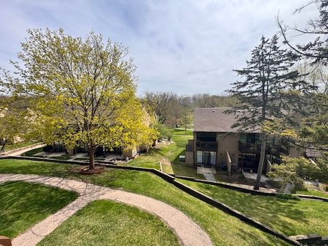 Tiny photo for 28 Jamaica Colony #3, Fox Lake, IL 60020 (MLS # 12622712)