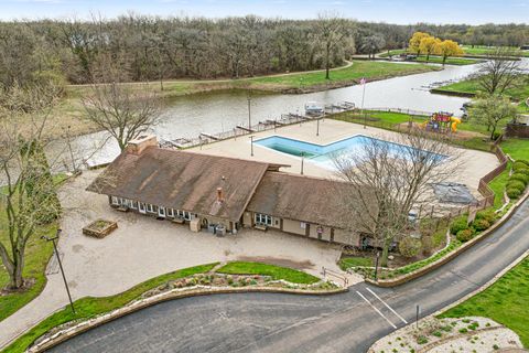 Tiny photo for 28 Jamaica Colony #3, Fox Lake, IL 60020 (MLS # 12622712)