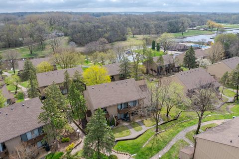 Tiny photo for 28 Jamaica Colony #3, Fox Lake, IL 60020 (MLS # 12622712)