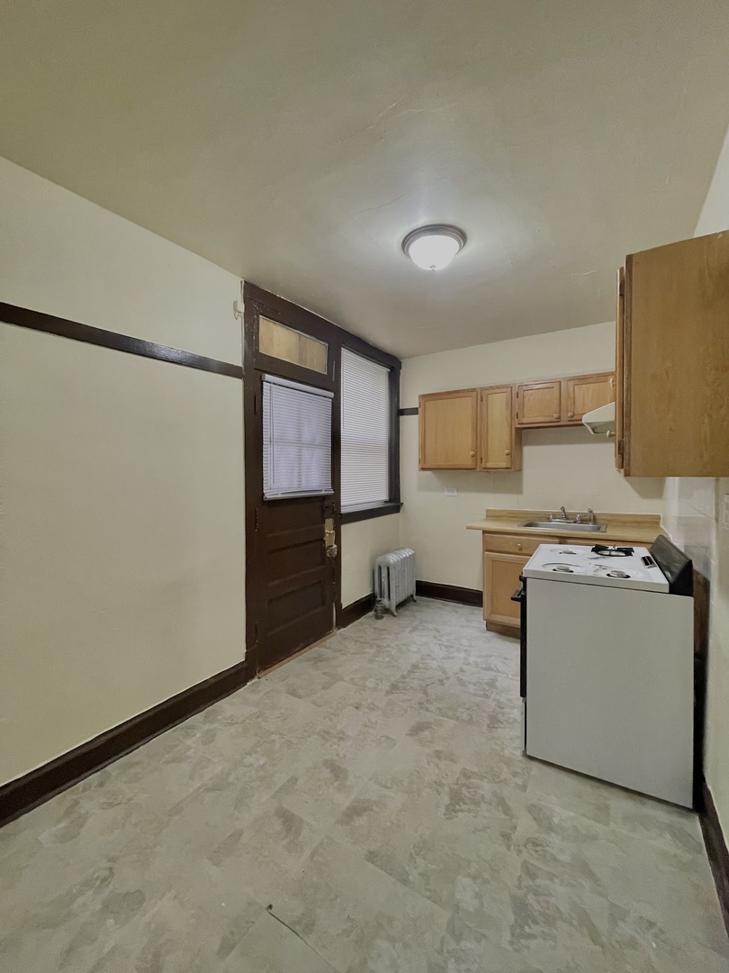Chicago, Illinois 60620, United States, 1 Bedroom Bedrooms, ,1 BathroomBathrooms,Residential,Active,101103