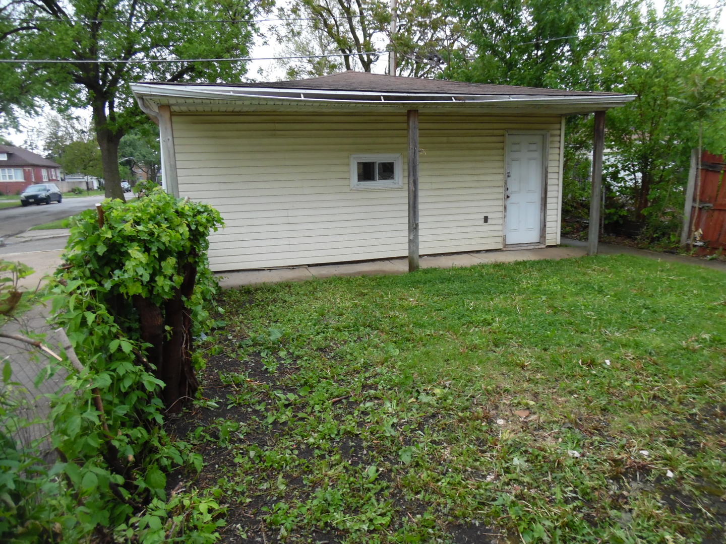 1434 W 72nd Place
