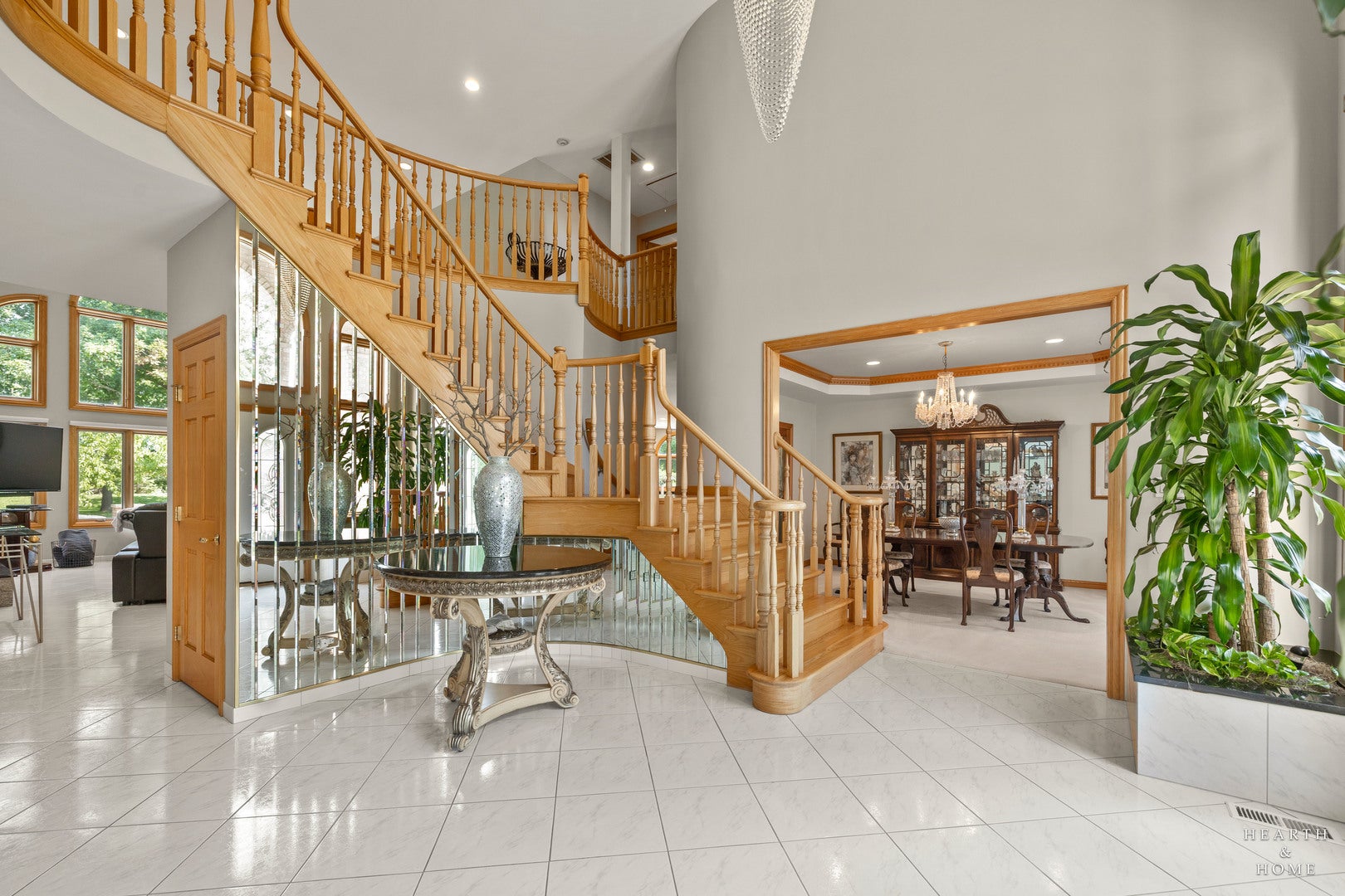 1760 W Whispering Court