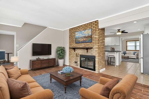 Tiny photo for 4239 Custer Avenue, Lyons, IL 60534 (MLS # 12480822)