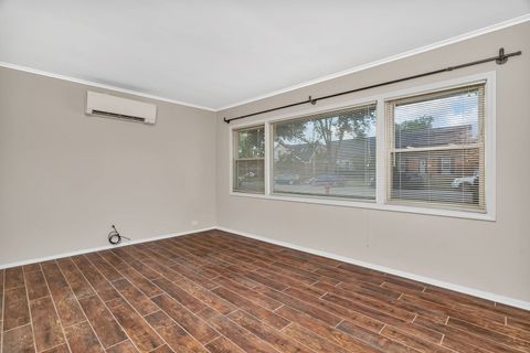 Tiny photo for 4239 Custer Avenue, Lyons, IL 60534 (MLS # 12480822)
