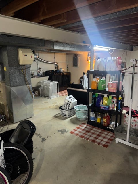 Tiny photo for 16535 Maple Court, South Holland, IL 60473 (MLS # 12738304)