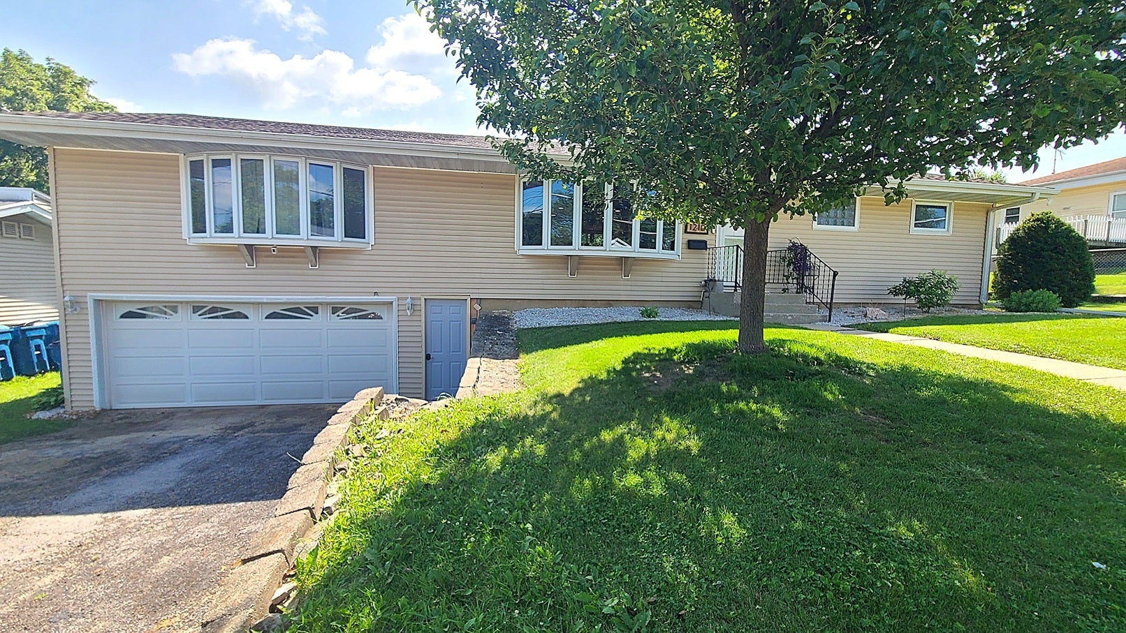 1218 Elm Place